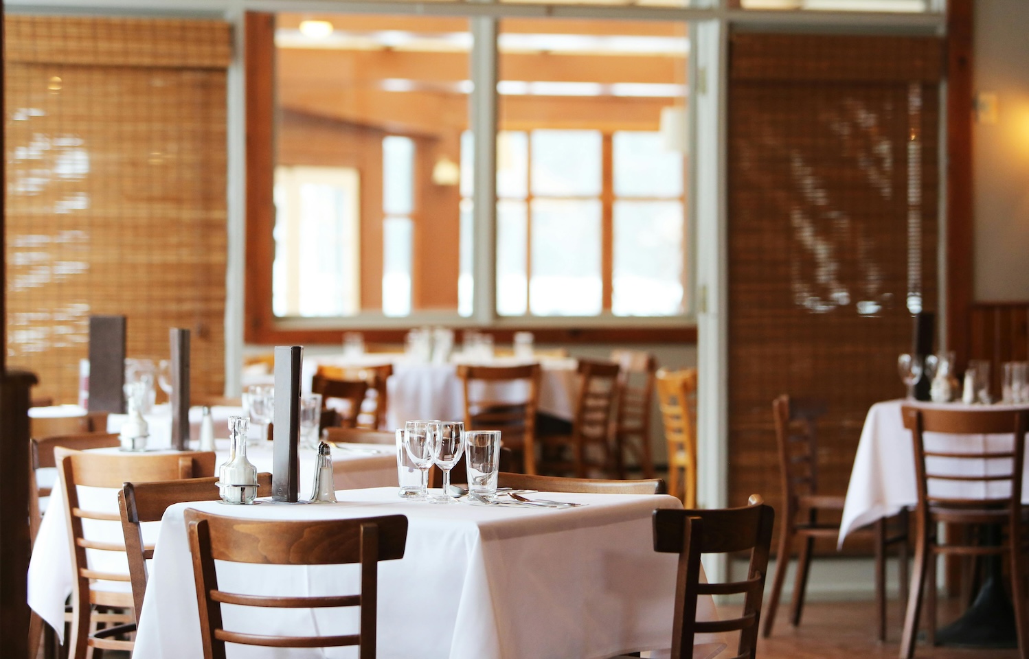 Adaptando tu Restaurante a las Estaciones con Climatizadores Portátiles